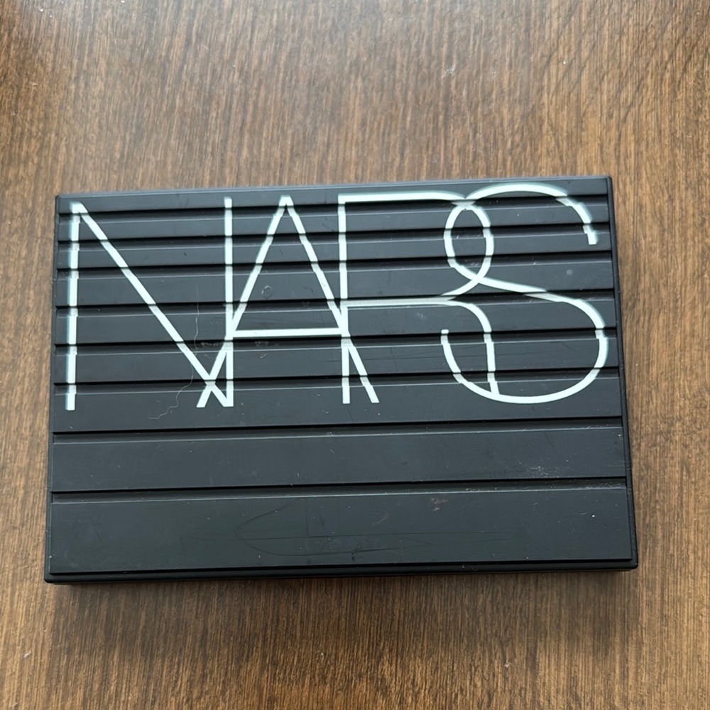 NARS Extreme Effects Eyeshadow Palette